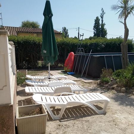 Aux Portes De Camargue Arles Exterior foto